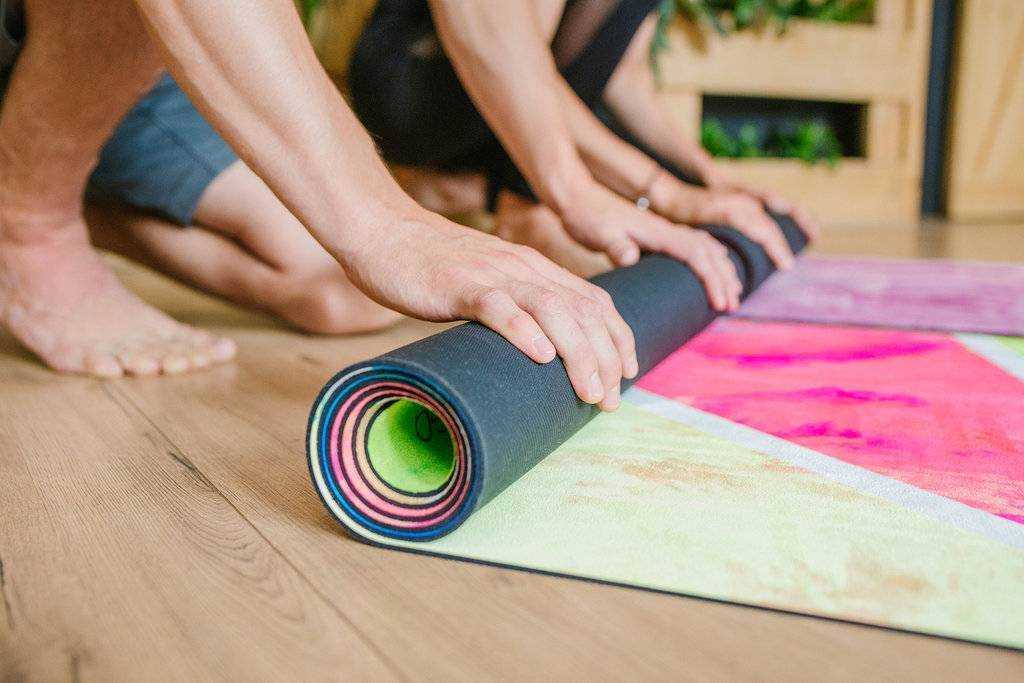 Хороший коврик для йоги - какой он Как выбрать правильно коврик для фитнеса