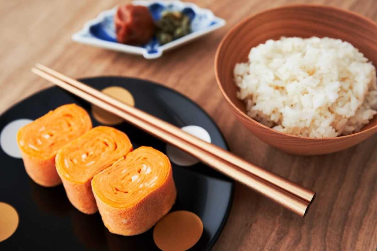 Рисовый омлет омурайсу японский