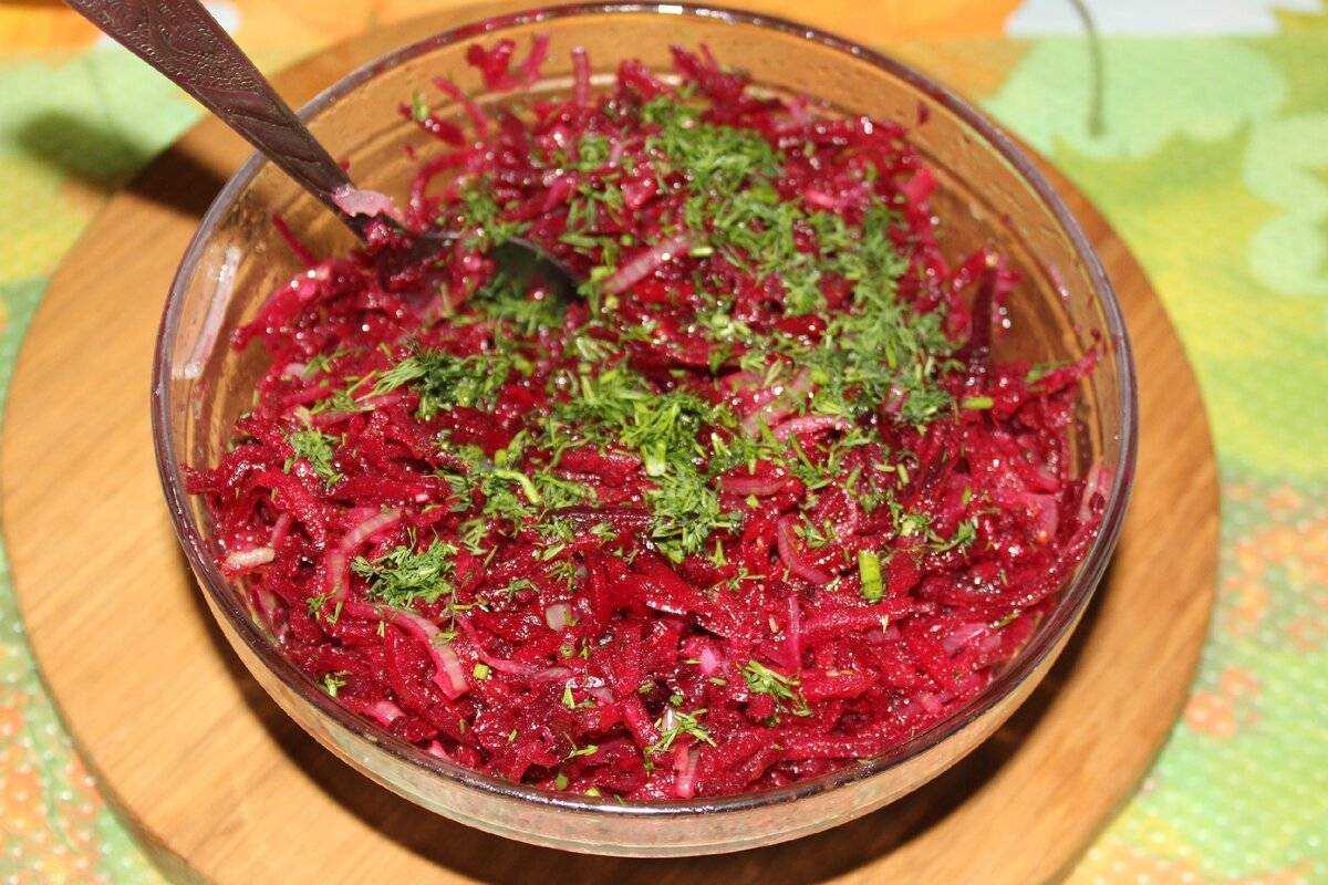 Салат из сырой свеклы — топ-15+ очень вкусных рецептов с фото