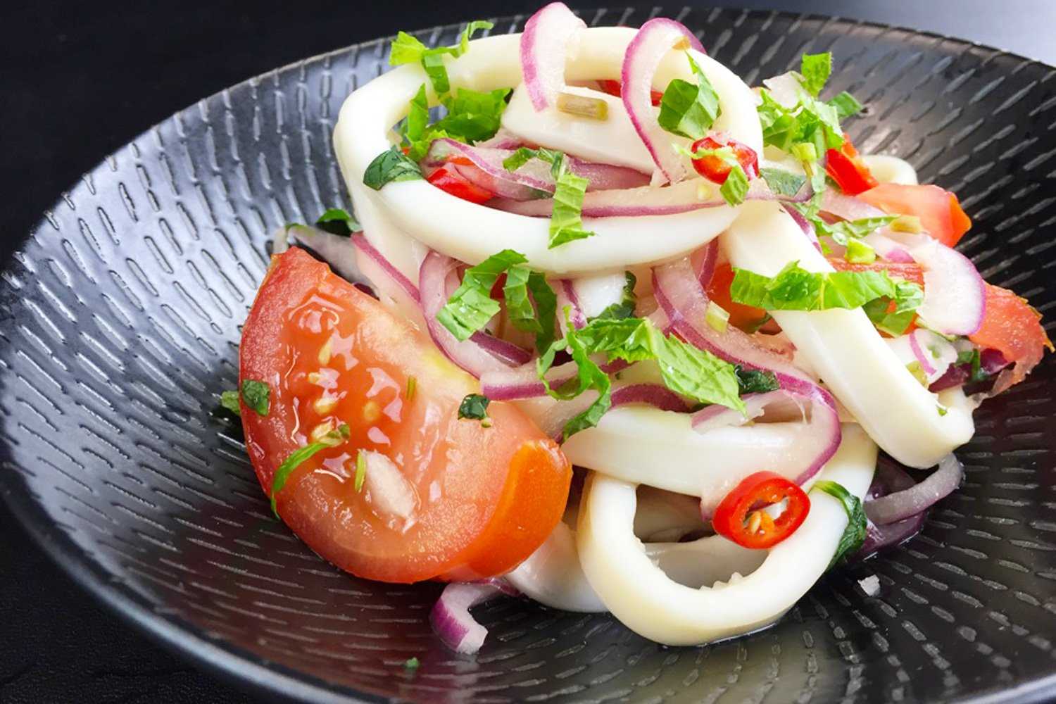Вкусные салаты с кальмарами рецепты с фото пошагово