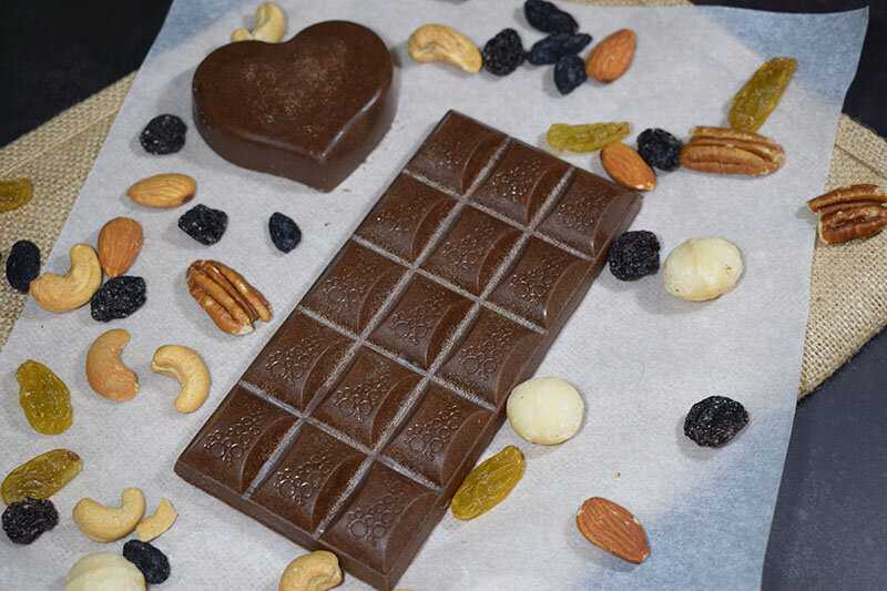 Шоколадные конфеты своими руками: из какао, из шоколада, с миндалем, с ягодами, с сухофруктами, с кукурузными хлопьями, с начинкой, в домашних условиях, рецепты для начинающих