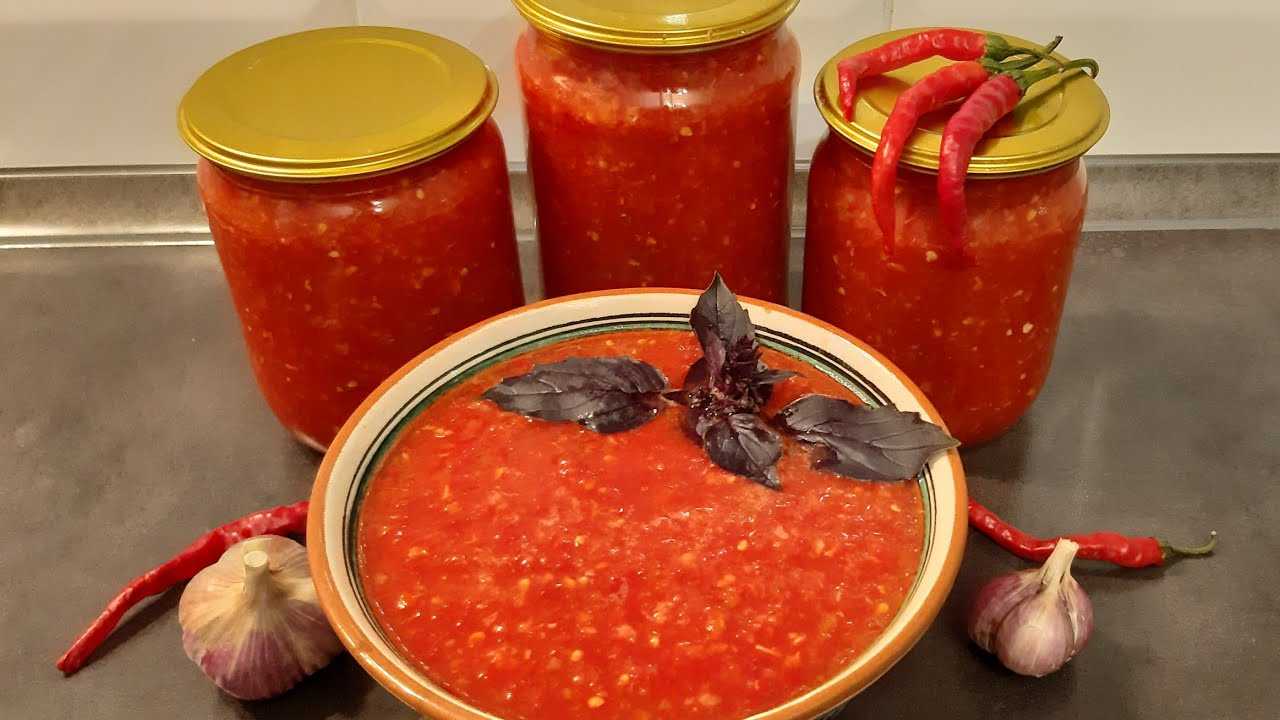 Аджика из помидор и чеснока — 5 классических рецептов на зиму