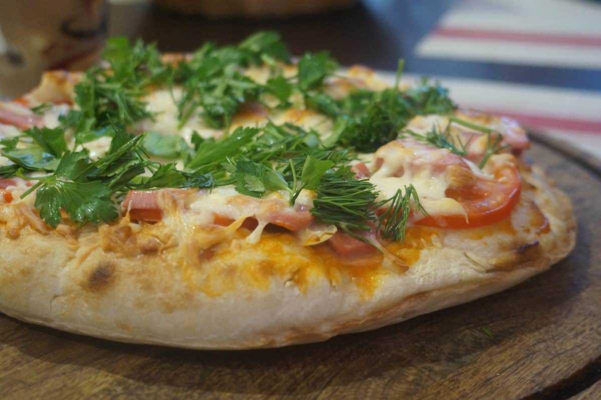 простая пицца в духовке из лаваша фото 8