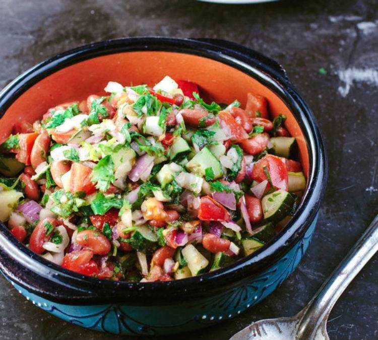 20 вкусных салатов с красной фасолью для всей семьи
