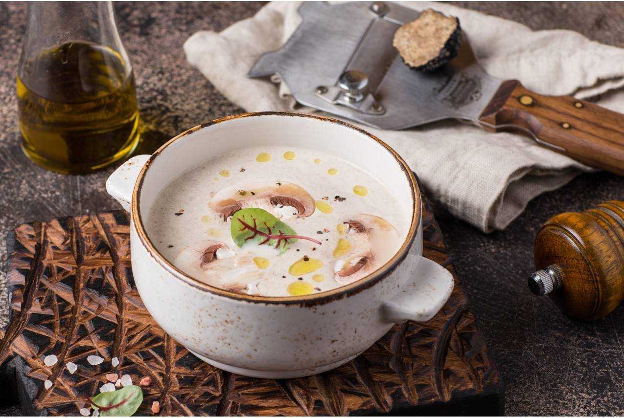 Пошаговый рецепт приготовления крем-супа из шампиньонов со сливками