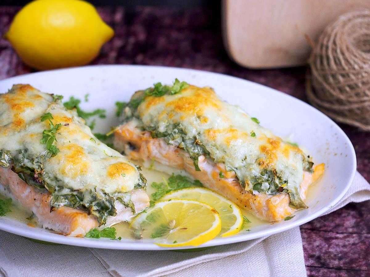 Рыба запеченная с овощами и сыром